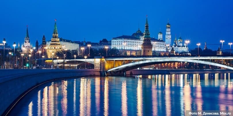 Провокации против полиции начались на несанкционированных митингах в Москве
